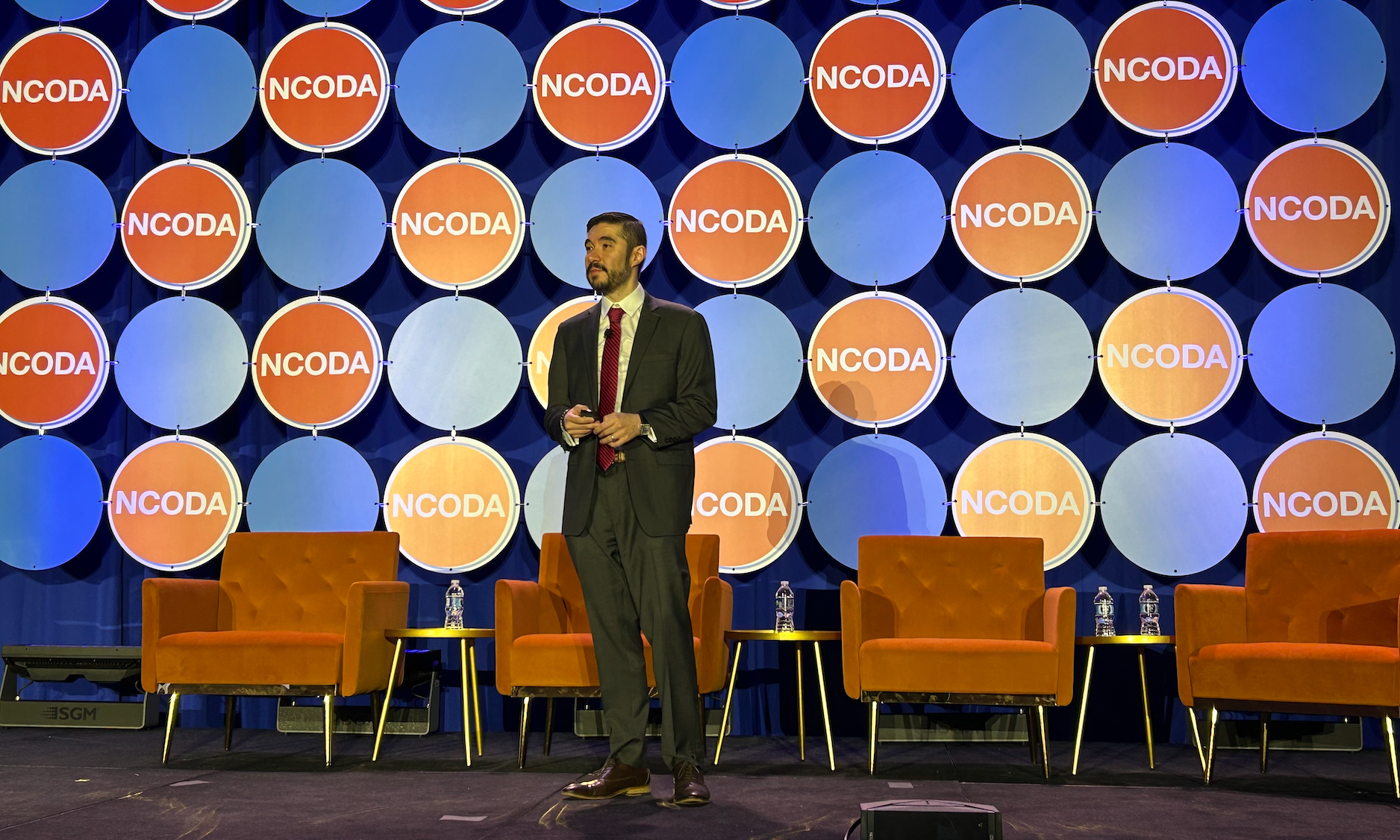 Arturo Loaiza-Bonilla, MD, MSEd, FACP, discusses the potential of AI to transform cancer care during a presentation at the 2023 NCODA International Spring Forum.