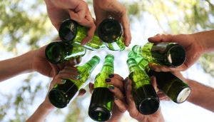 Low to Moderate Alcohol Consumption Associated With Better Cognitive Function