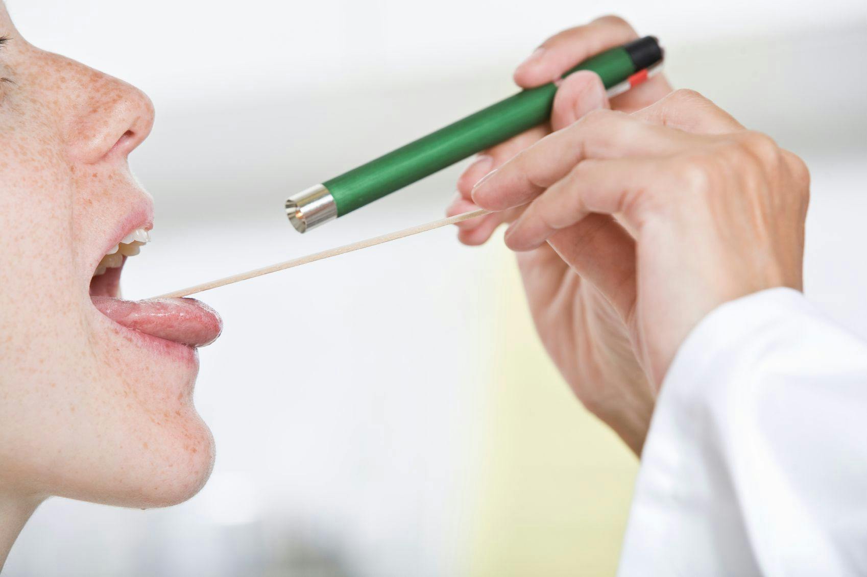 Study: Antibiotics Are Often Prescribed for Sore Throats Without a Diagnostic Test